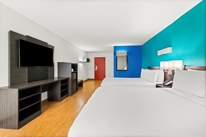 4 Family-friendly Rooms | Pet Friendly Stay - Miami, FL