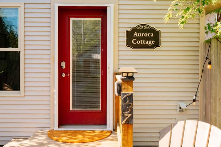 Aurora Cottage|game Shed & Yard 2br Downtown|grill - Traverse City, MI