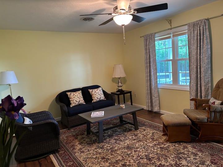 Cluckingam Cottage - Galax, VA