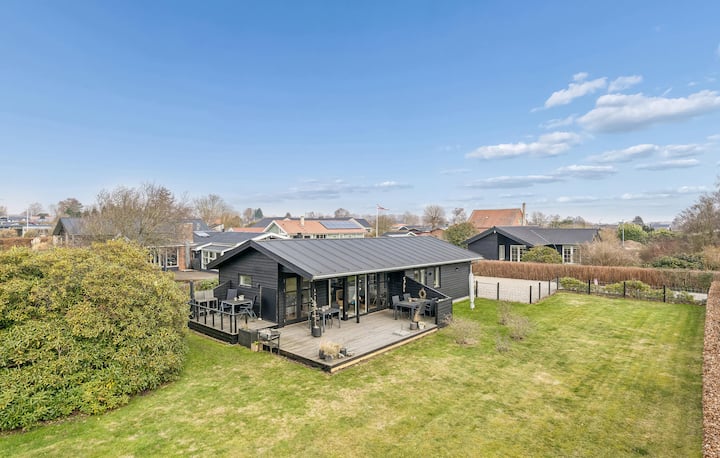 4 Bedroom Gorgeous Home In Juelsminde - Juelsminde