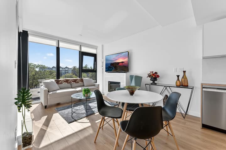 Coastal Condo | Free Parking & Internet - 사니치