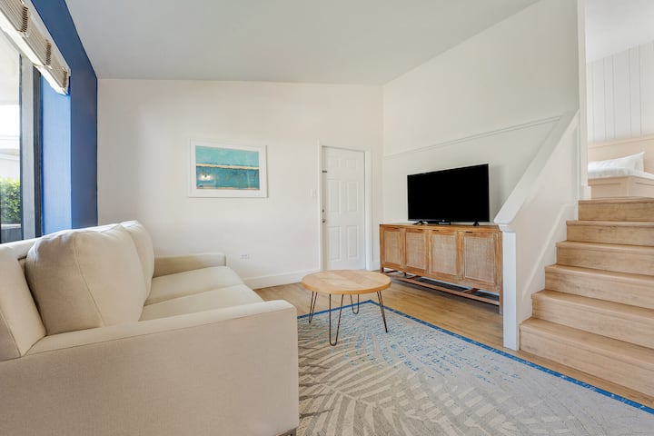 Your Weekend Adventure | Free Breakfast & Parking - Islamorada, FL