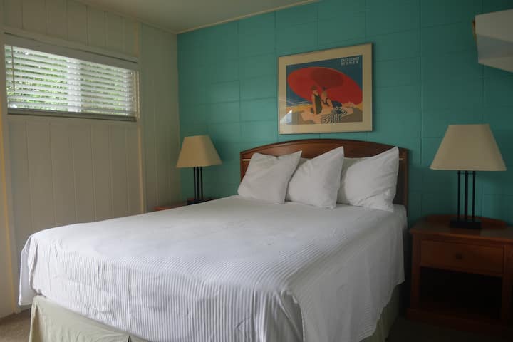 #12 Room - Ok Falls Beach Motel - Okanagan Falls