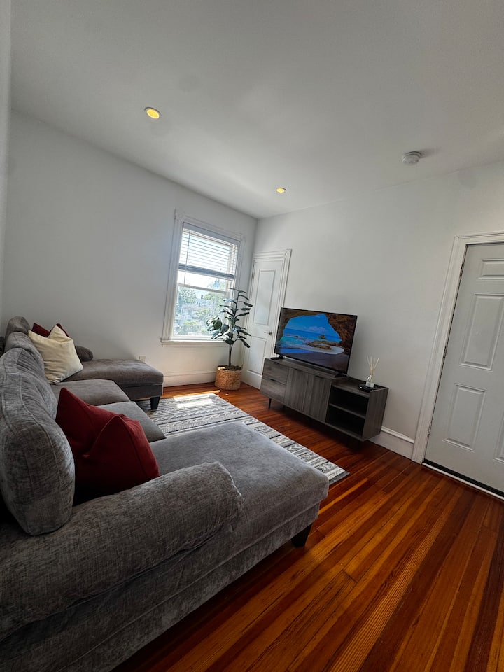 Swanky Updated Unit Close 2 City & Airport - Boston, MA