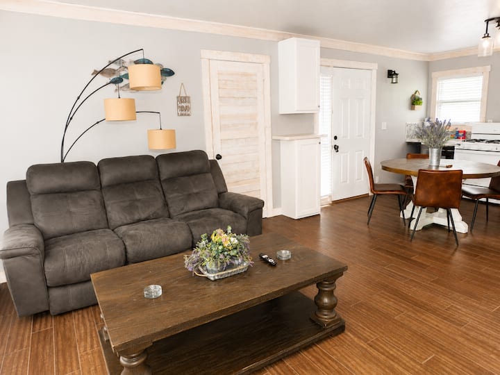 Stephens Street Retreat - Smyrna, GA
