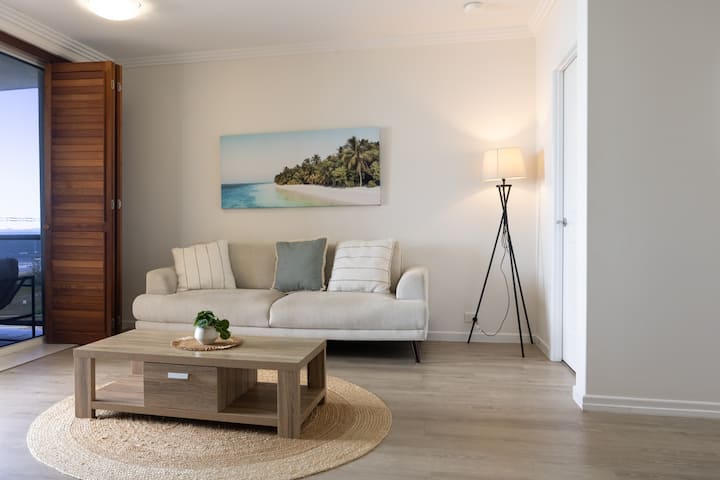 Mackay Harbour Executive Stay | Pool + Parking - Mackay