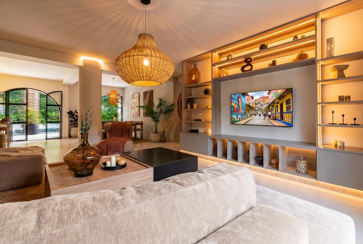 Villa - Pool - Firepit - Bbq - Underground Jacuzzi - Medellín