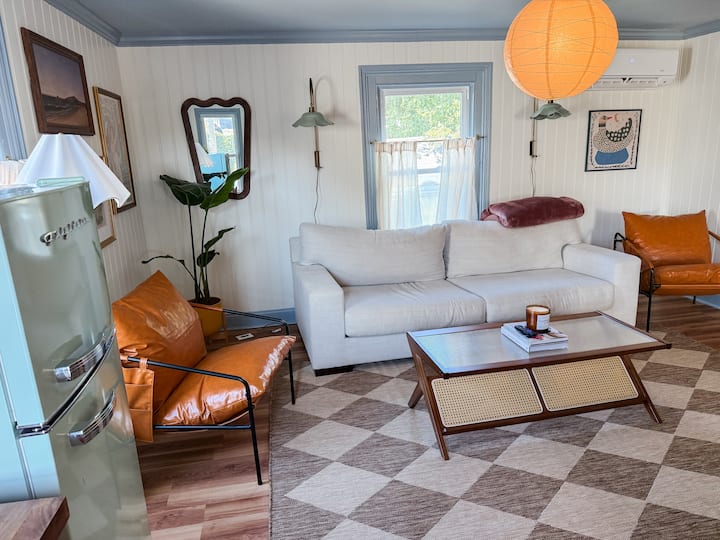 Retro-chic 2br Historic C'ville Apt | Walk To Uva - Charlottesville, VA