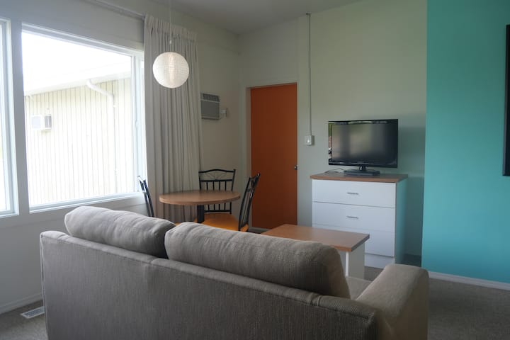 #19 Room - Ok Falls Beach Motel - Okanagan Falls