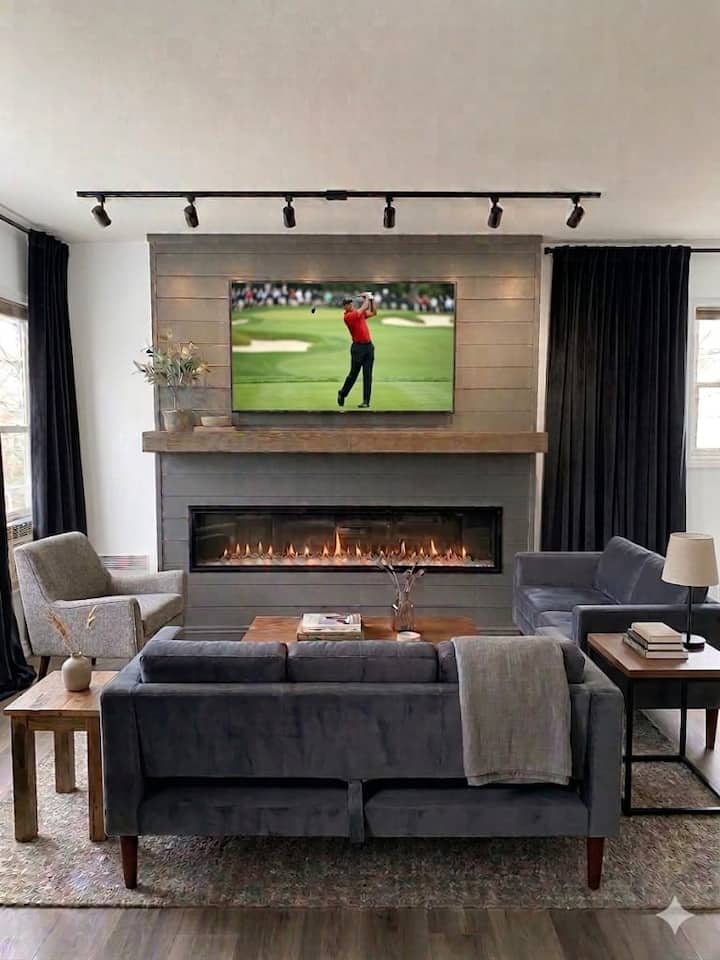 Modern Farmhouse On A Golf Course, Free Play! - Abbotsford