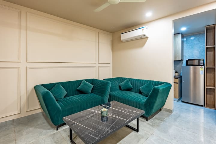 2bhk Srvc Apartment On Golf Course Road - Gurugram