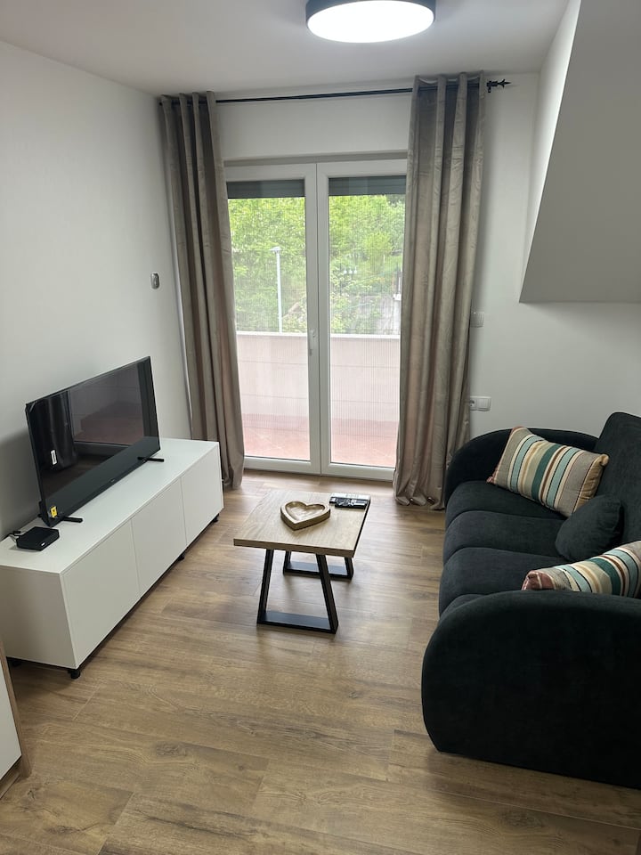 Green River Apartment With Balcony - Lesce