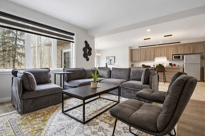 Creekside 5bd 4ba/7 Beds/detached/garage/backyard - カナダ ロンドン