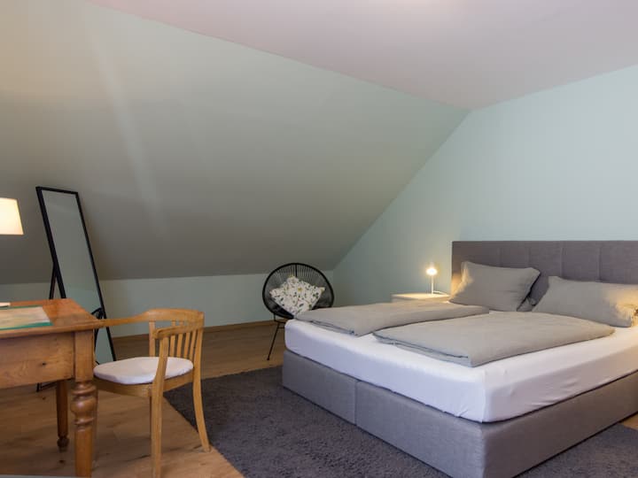 Podium-booking-0809