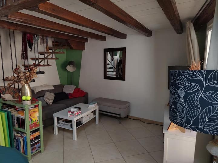 Appartement Au Coeur Du Village Avec Terrasse - Courthézon
