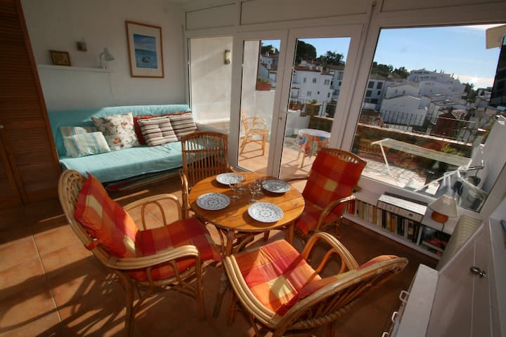 Pequeño Apartamento Con Terraza Espectacular - Cadaqués