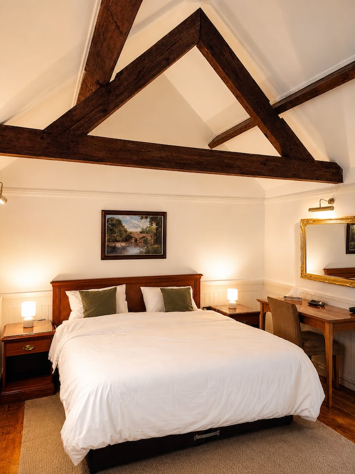 Riverside Mews Bridgnorth
3 Rustic Charming Rooms! - Bridgnorth