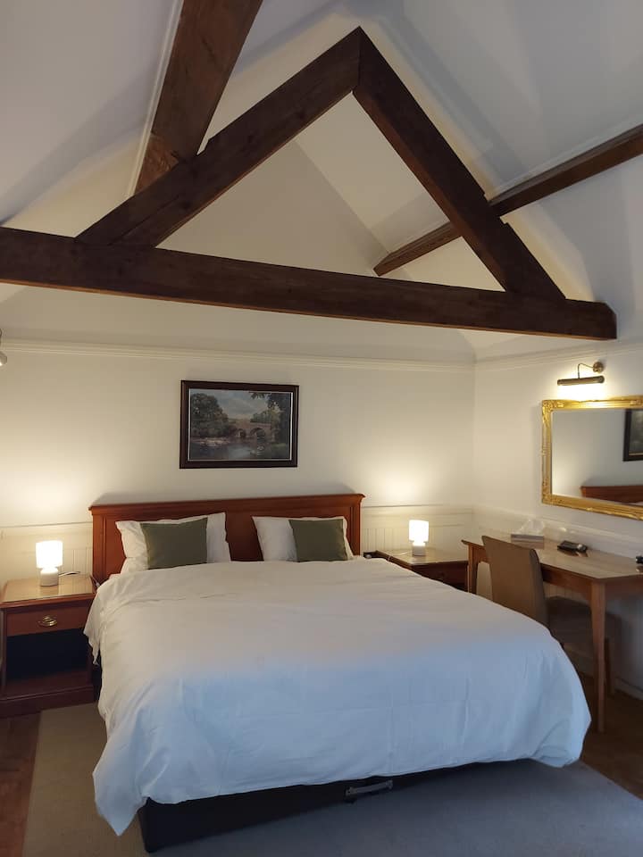 Riverside Mews Bridgnorth
Welcome To Rustic Charm - Bridgnorth
