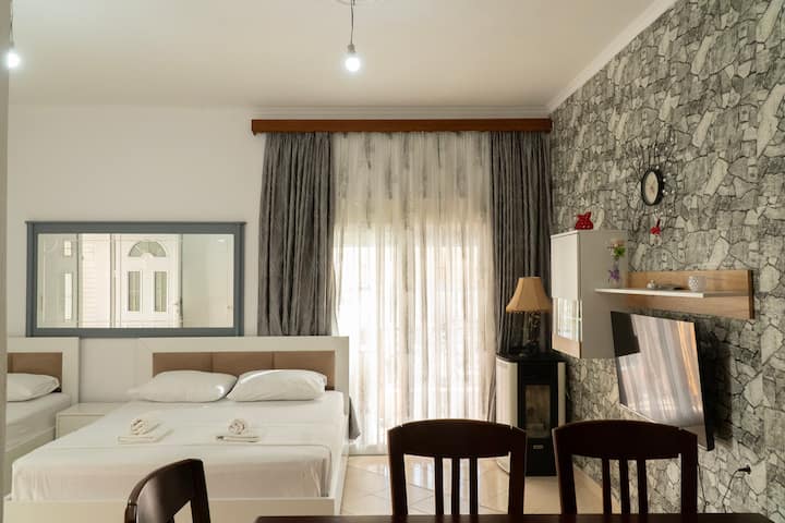 Family Room In Ksamil - Ksamil