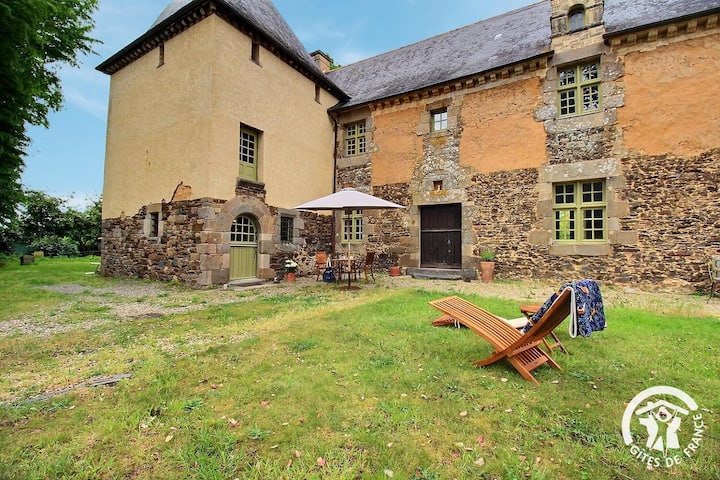 La Tour Carrée - Tinténiac