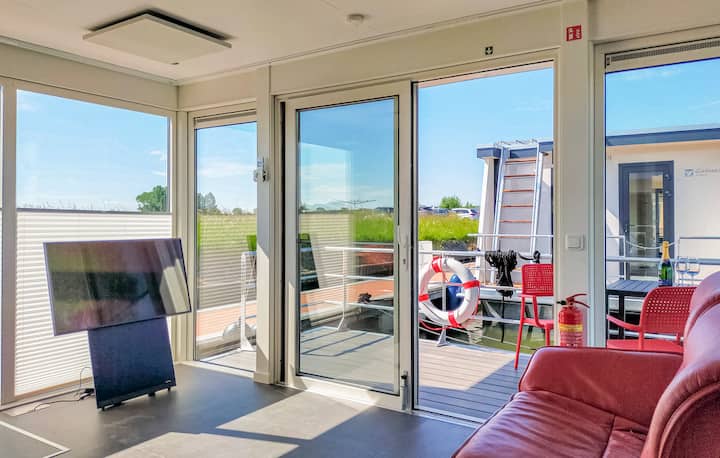 De Houseboat, Die Aan Al Je Verwachtingen Voldoet. - Nieuwpoort