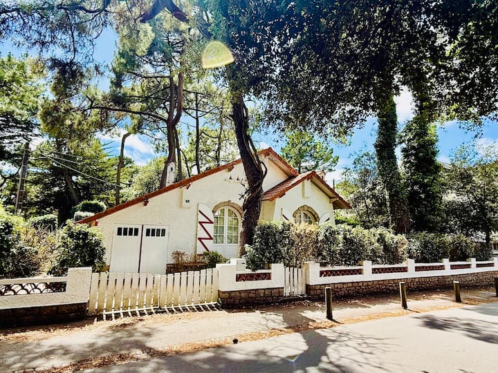 Villa Dans Les Pins Idéalement Située - La Baule-Escoublac