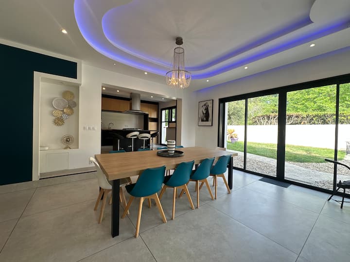 16 Personnes | Jacuzzi | Wifi & Netflix | Parking - Artigues-près-Bordeaux