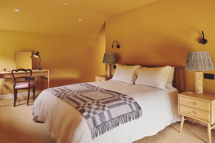 Um quarto super king-size no Haymill Retreat, Powys