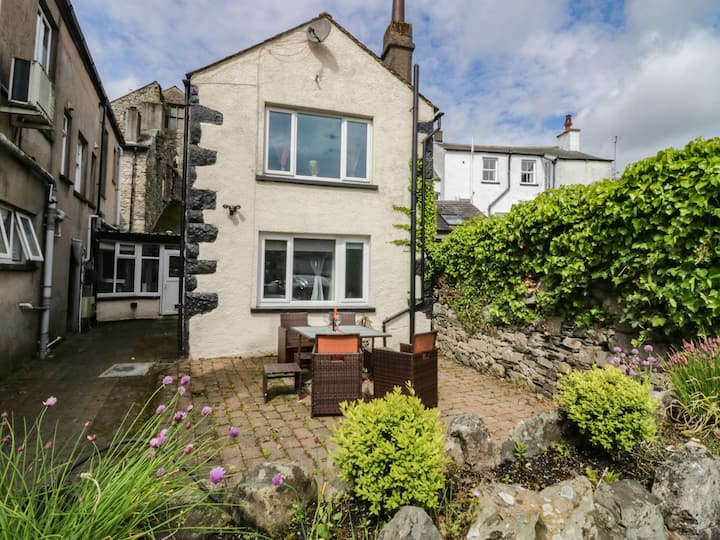 Courtyard Cottage - Grange-over-Sands