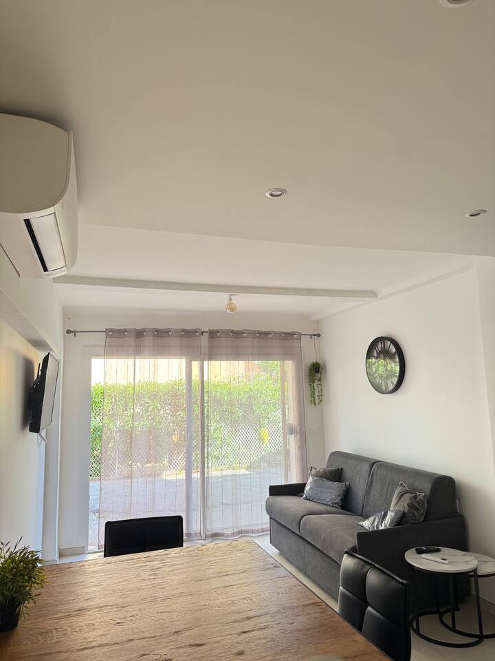 Studio Moderne à 5 Minutes à Pied De La Plage - Fréjus
