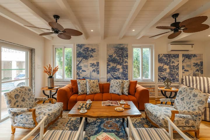 Living room image 3