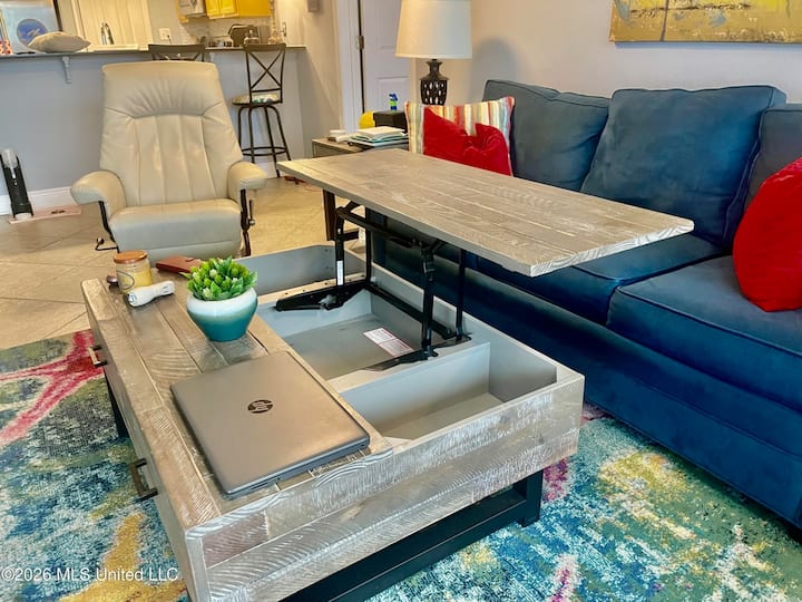 Relaxing Coastal Condo Steps From The Beach - 比洛克西