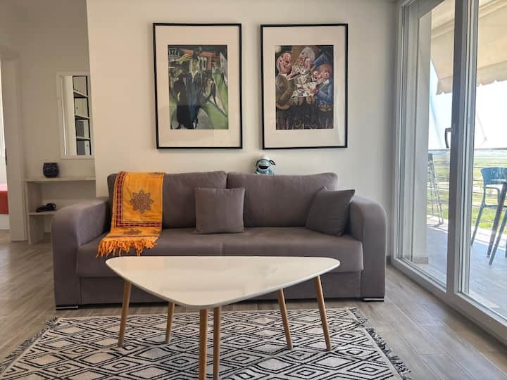 Modern Seaside Apartment · 2br/1ba - Albania