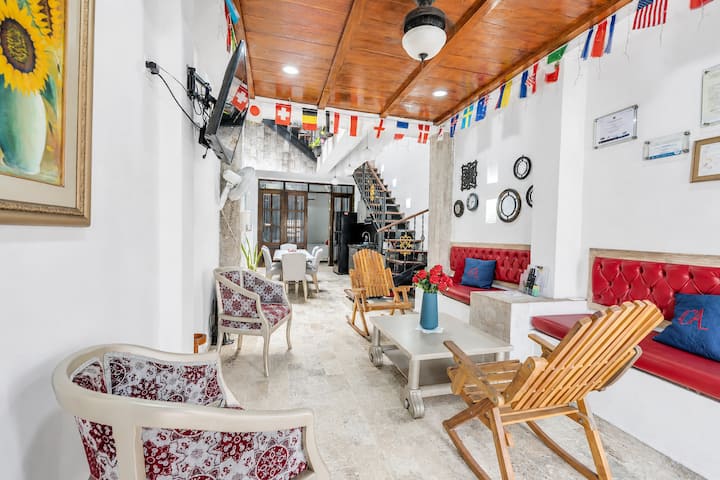 Beautiful 4br House Inside The City Walls - Cartagena