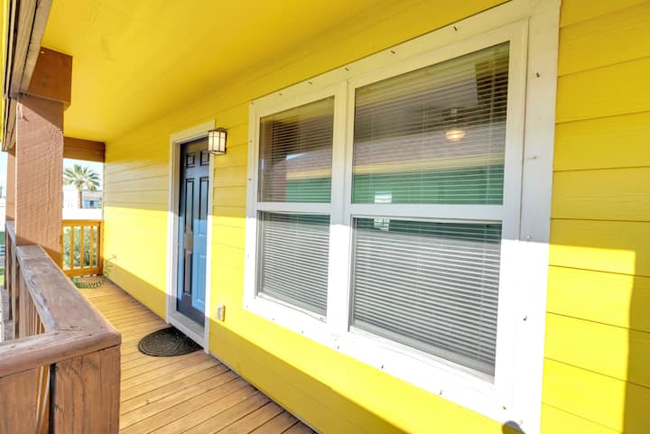 Acc4 Mermaid Cottage, Shared Pool, In Town - Aransas Pass, TX