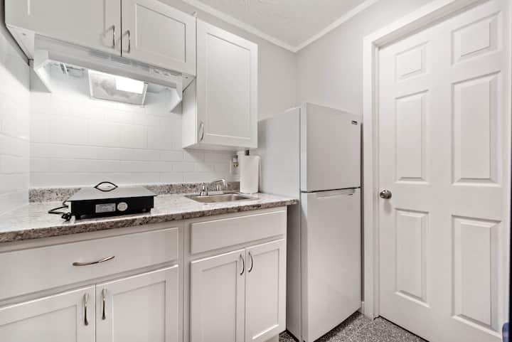 C17 Ap2 - Nice & Clean Studio | 1km Nbcc Moncton - Moncton