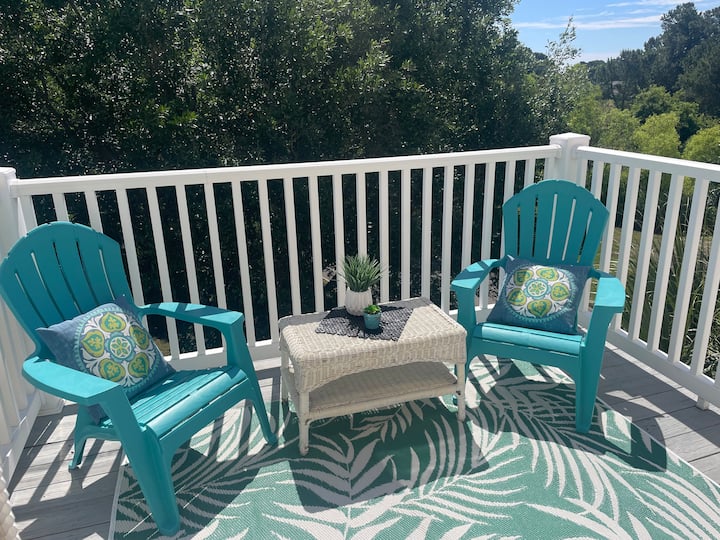 A Sunrise Villa: Cozy Southport Condo! - Oak Island, NC
