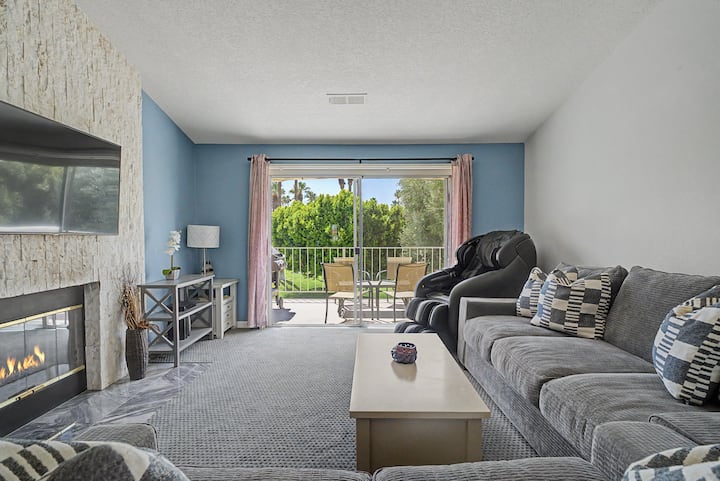Desert Glow | Remodeled Beauty With Sweeping Views - Palm Desert, CA
