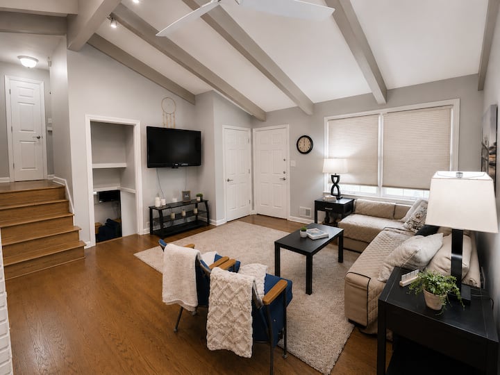 The Nest Kc / Spacious 4br / 11 Min To Airport / - Riss Lake, MO