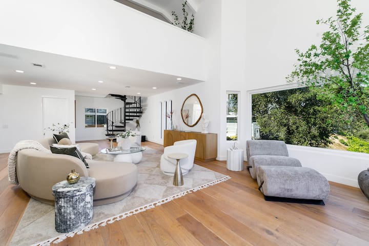 Chic Studio City Getaway | Hot Tub & Views - Beverly Hills