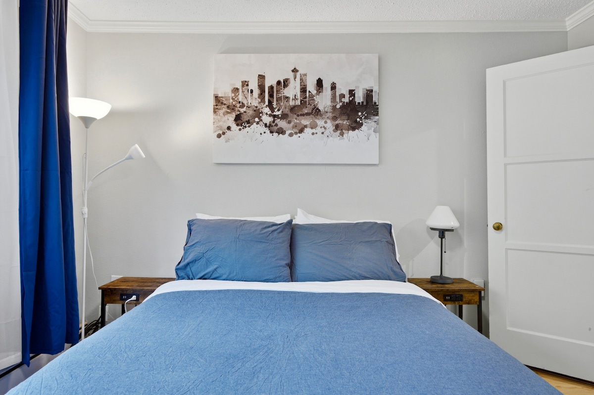 C4: Cozy Convenient 1BR by Convention Center