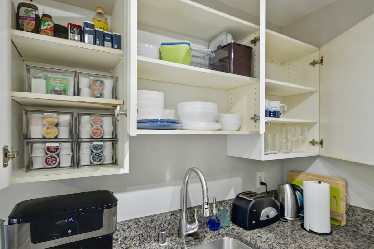 C4: Cozy Convenient 1BR by Convention Center