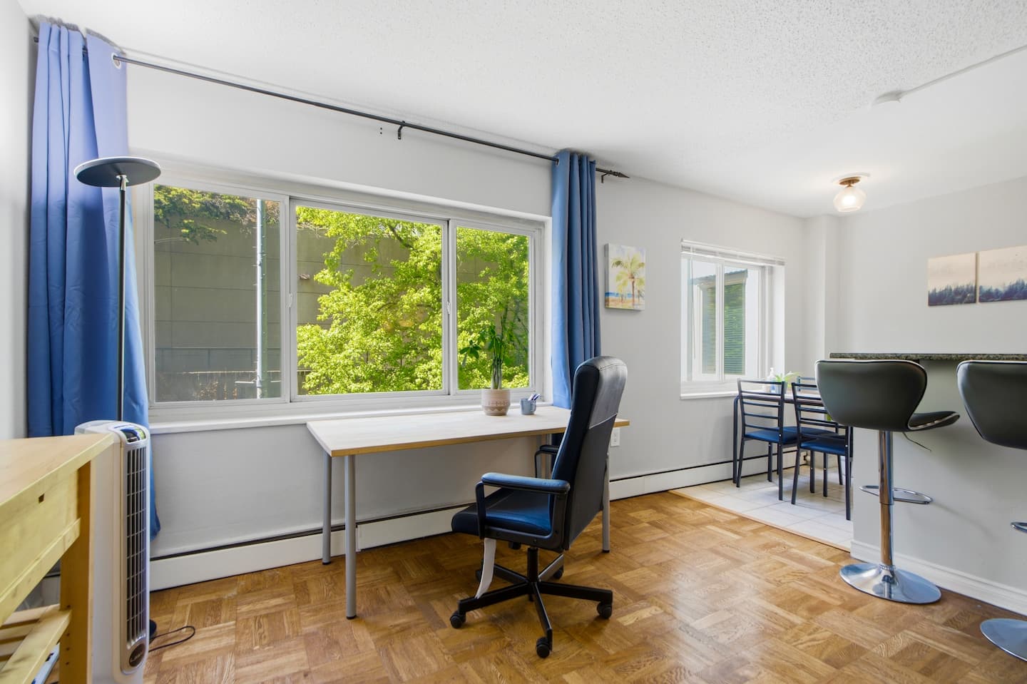 C4: Cozy Convenient 1BR by Convention Center