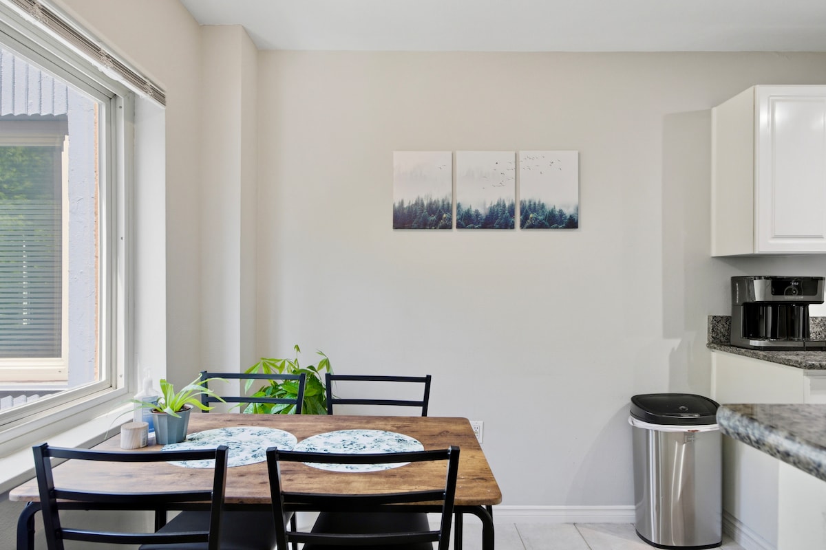 C4: Cozy Convenient 1BR by Convention Center
