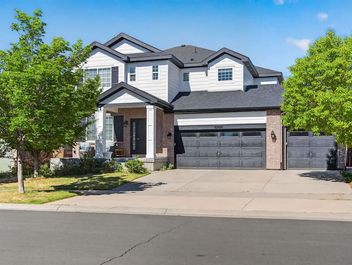 3br Spacious Home With Bbq Patio,backyard,sleeps 6 - Aurora, CO