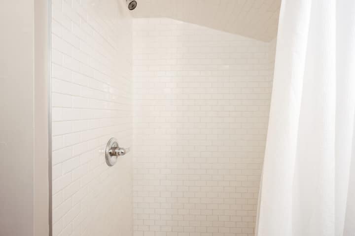 Astra Cottage|hot Tub3br Near Downtown&tart Trail. - Traverse City, MI