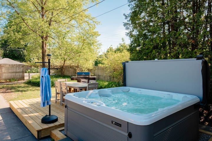 Luna Cottage |Hot Tub|3br Downtown| Grill & Garage - Traverse City, MI