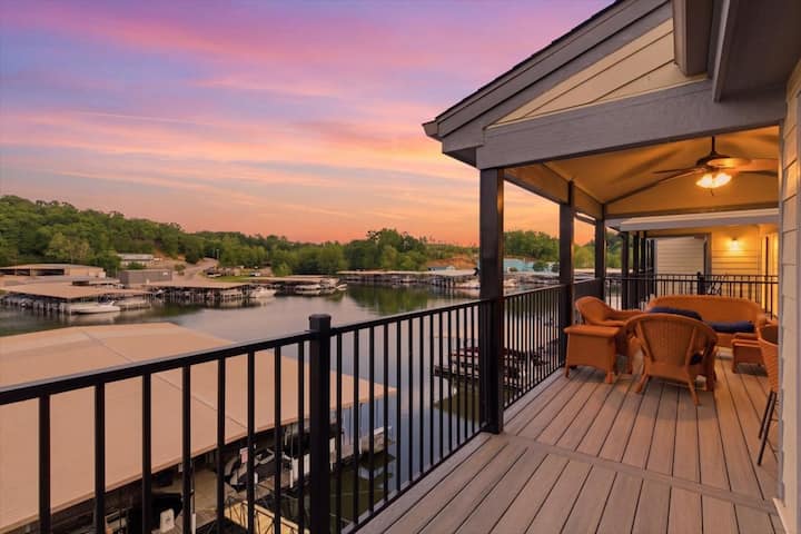 Family Friendly At 1mm + Boat Slip + Pool Access - Lake Ozark, MO