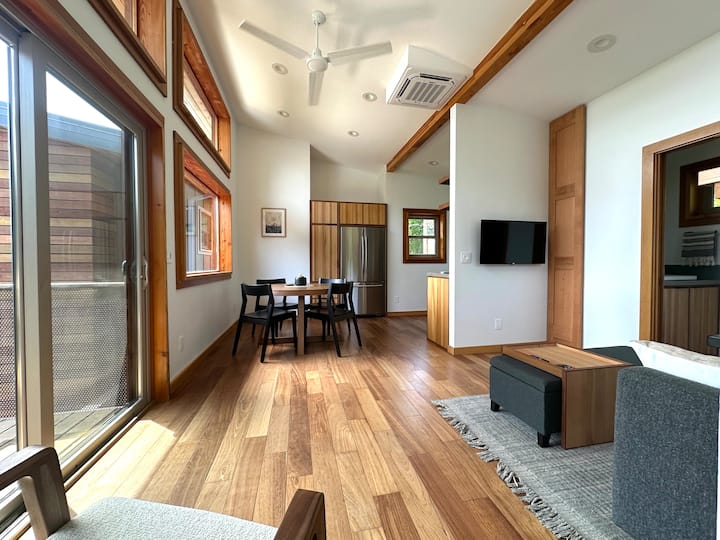 Modern Cabin -Walk To Downtown - White Salmon, WA