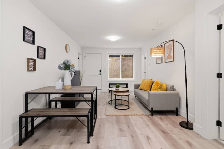 Relaxing 2br Suite | Minutes To Guildford & Hwy 1 - Pitt Meadows